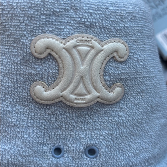 CELINE Triomphe wide brim hat, adjustable draw string in baby blue
Never worn. - Picture 13 of 14